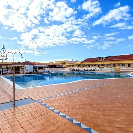 Holiday home Beautiful Spacious 1 Bedroom With A Pool, Marina Palace 608 Playa Paraiso (Tenerife)
