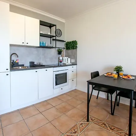 Сasa de vacaciones Beautiful Spacious 1 Bedroom With A Pool, Marina Palace 608